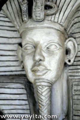 Tutankhamen maschera d'oro © Yoyita